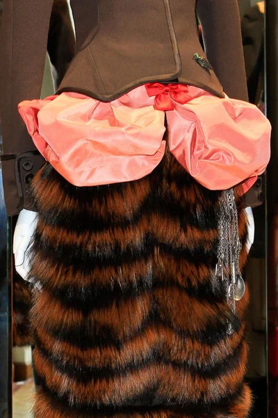 Look 2